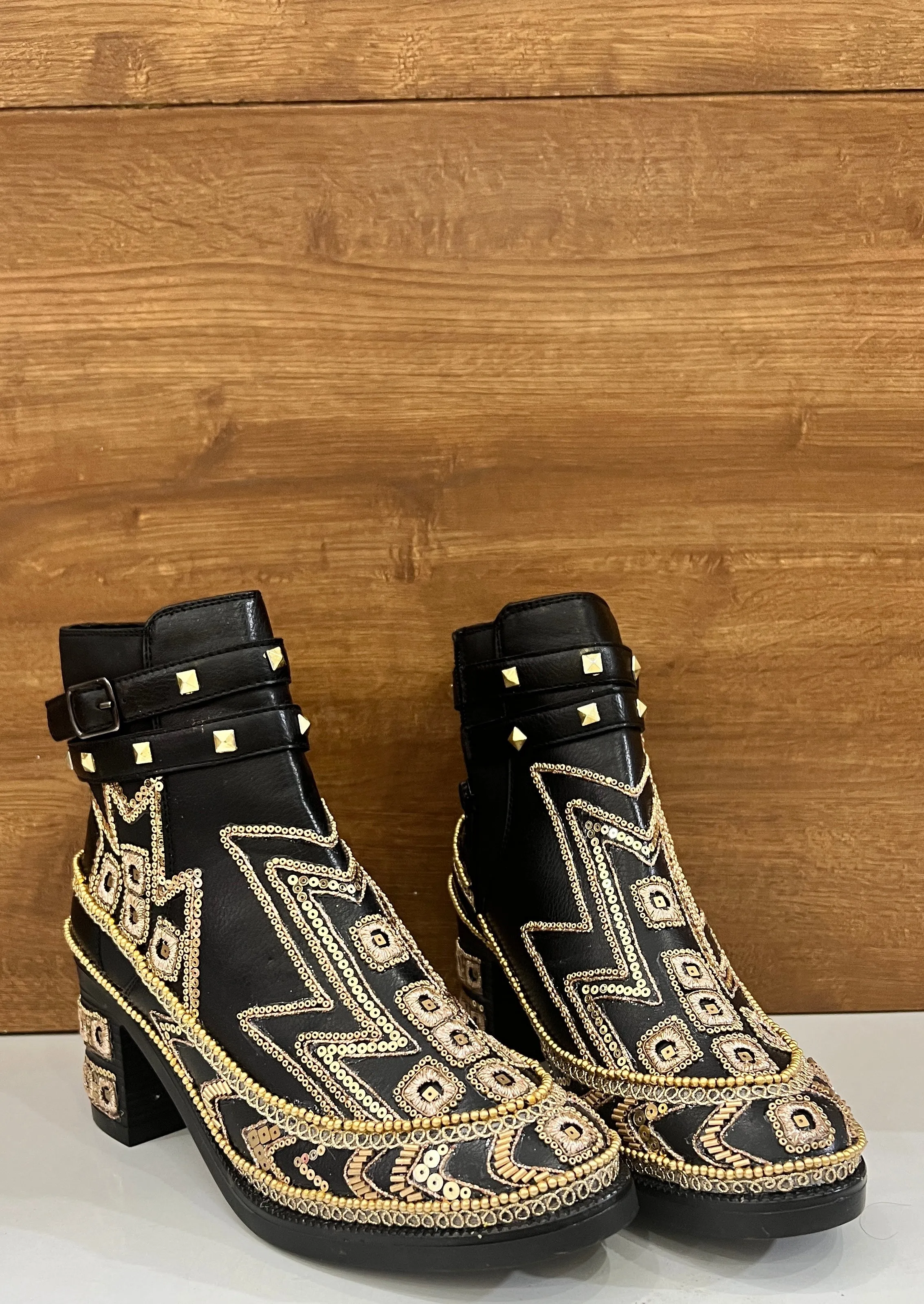 FUNKY N TRENDY Hand crafted embroidered black boots for brides / bridesmaids/ black boots / boots / embroidered boots/ handcrafted boots / hand crafted bridal sneakers