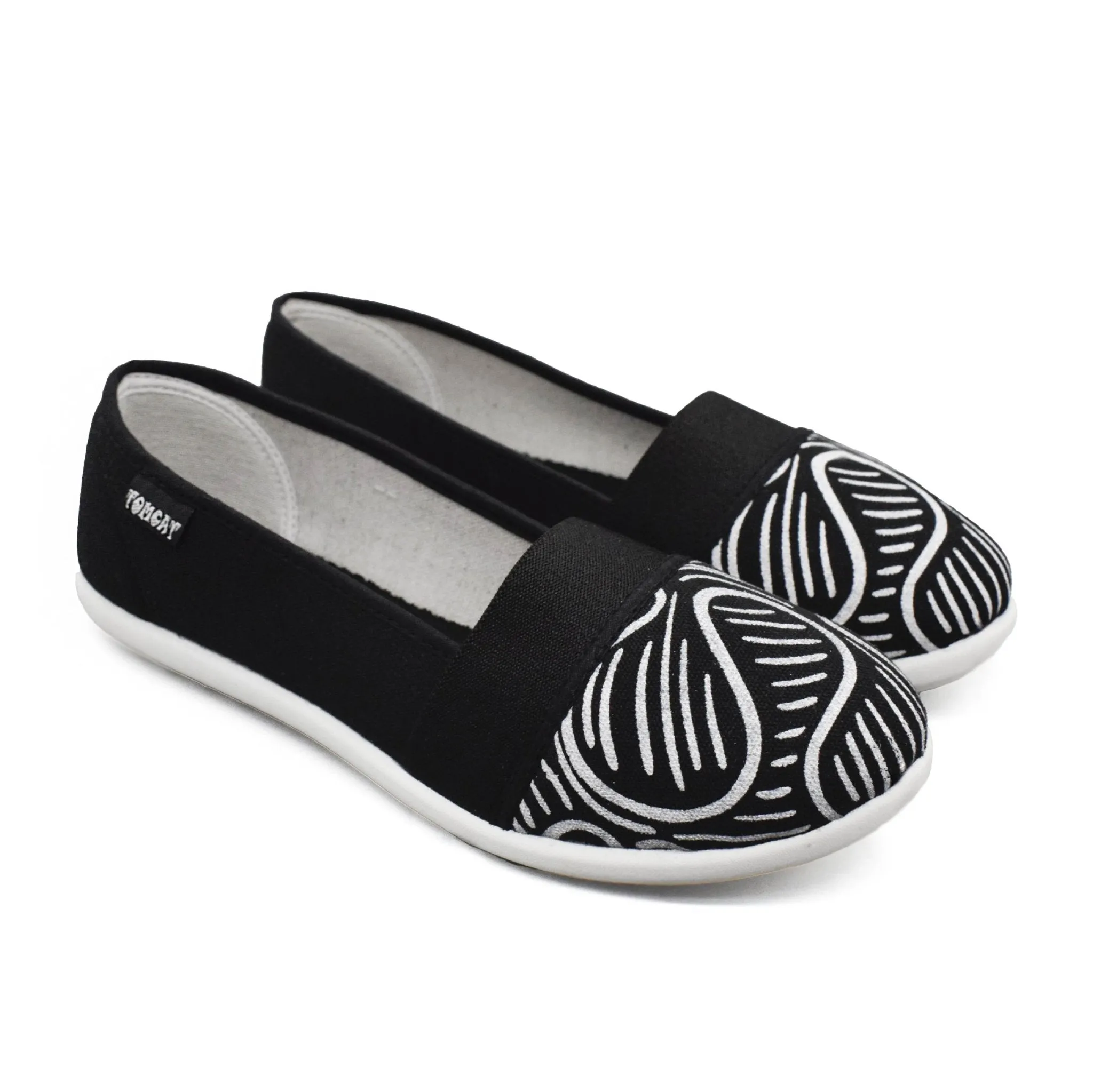 Tomcat Ivy Twist Canvas Shoes - Black